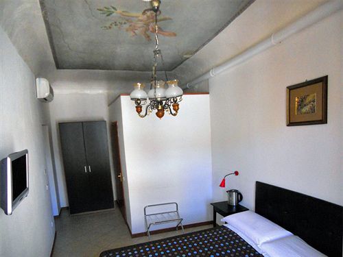 Adelaide House Gasthuis 2*